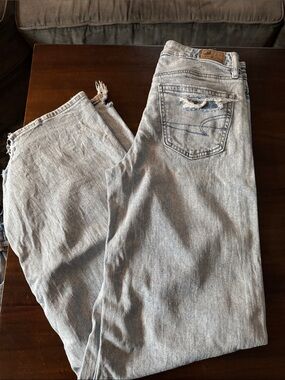American Eagle Dreamy Drape super high waisted baggy wide leg jeans. 00long.